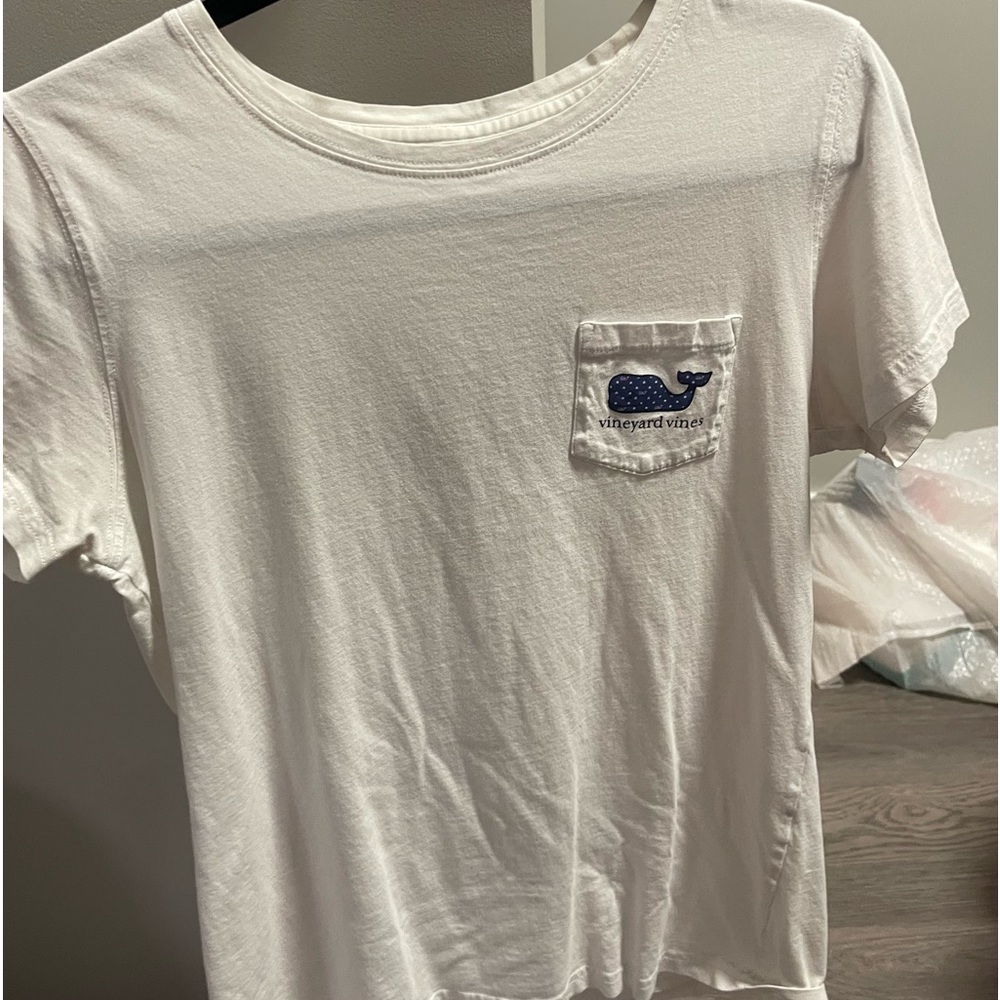 limited edition Vineyard vines Tshirt size S